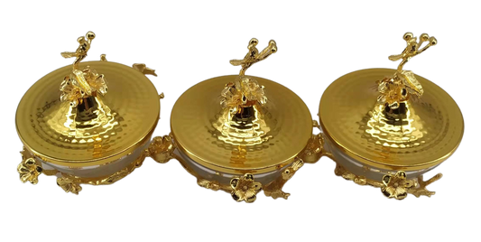 Gold tray leaves divided into 3 with a cover